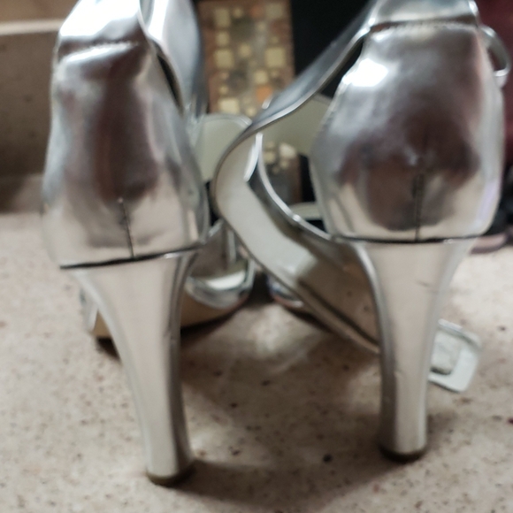Calvin Klein SILVER SANDALS SZ 8.5 - Picture 5 of 11